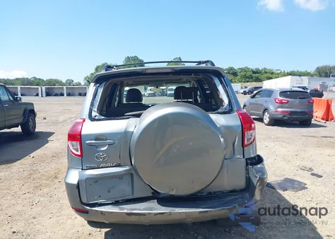 2006 Toyota Rav4 Limited z USA, uszkodzony, nr VIN JTMBD31V565026842